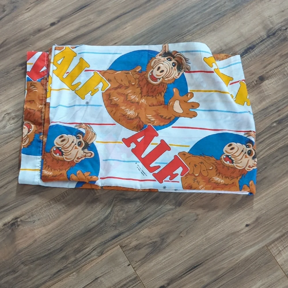 Vintage 1987 Alien Productions Inc Twin Sheet Featuring Alf.